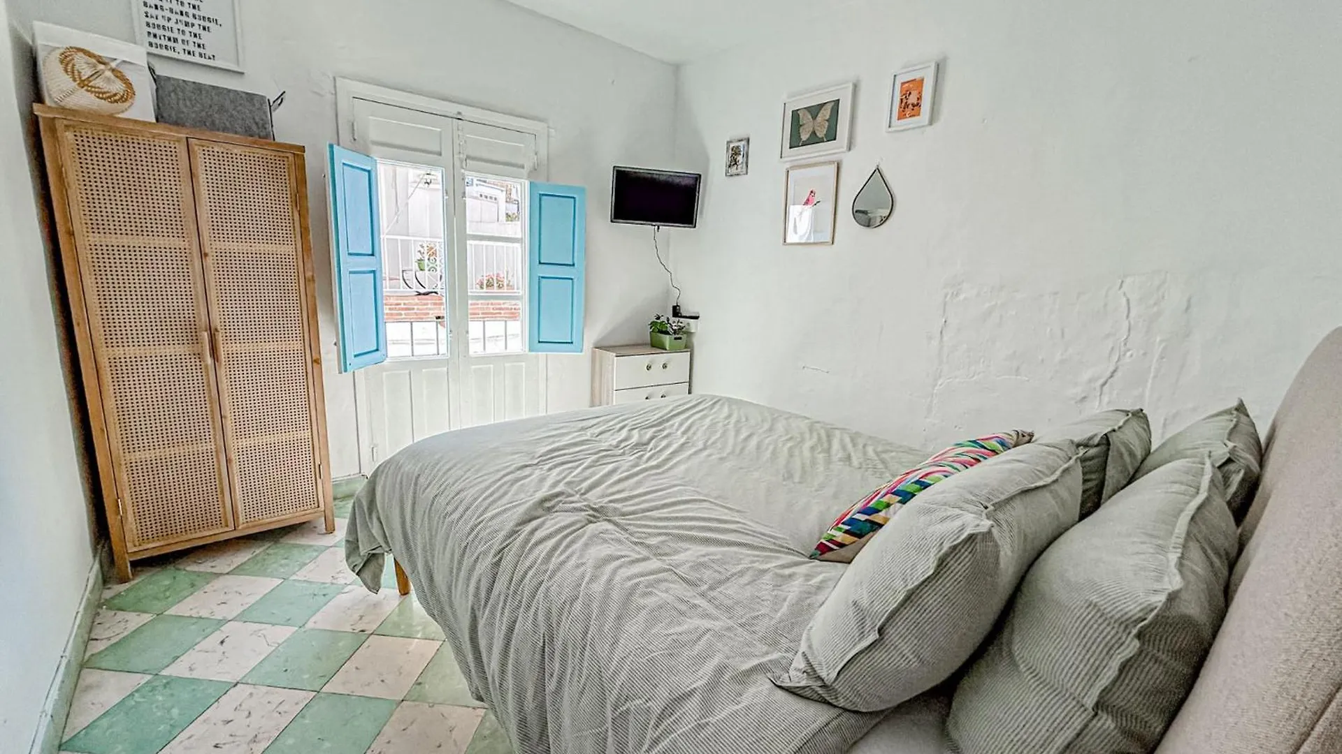 2 Bedroom House With Roof Terrace In The Beautiful Village Of Frigiliana Spain