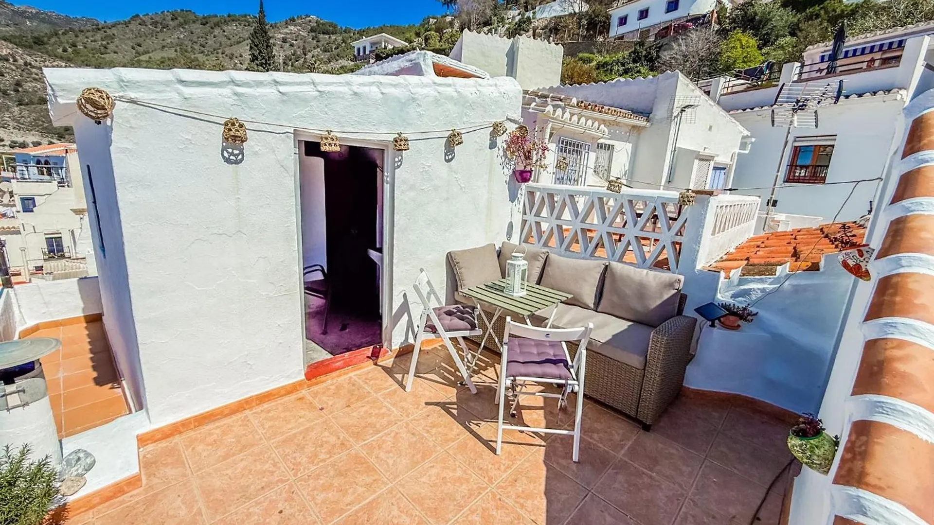 2 Bedroom House With Roof Terrace In The Beautiful Village Of Frigiliana