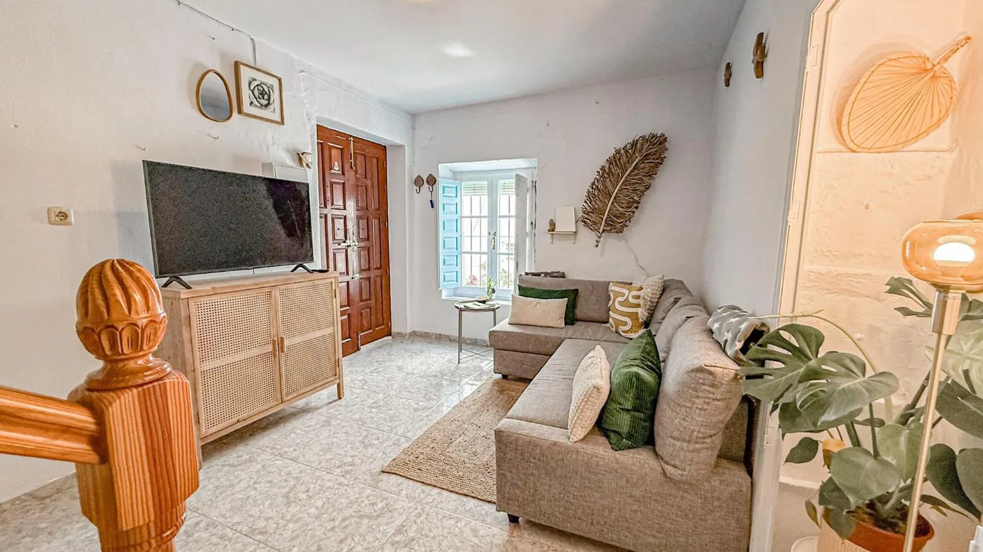 2 Bedroom House With Roof Terrace In The Beautiful Village Of Frigiliana 0*,