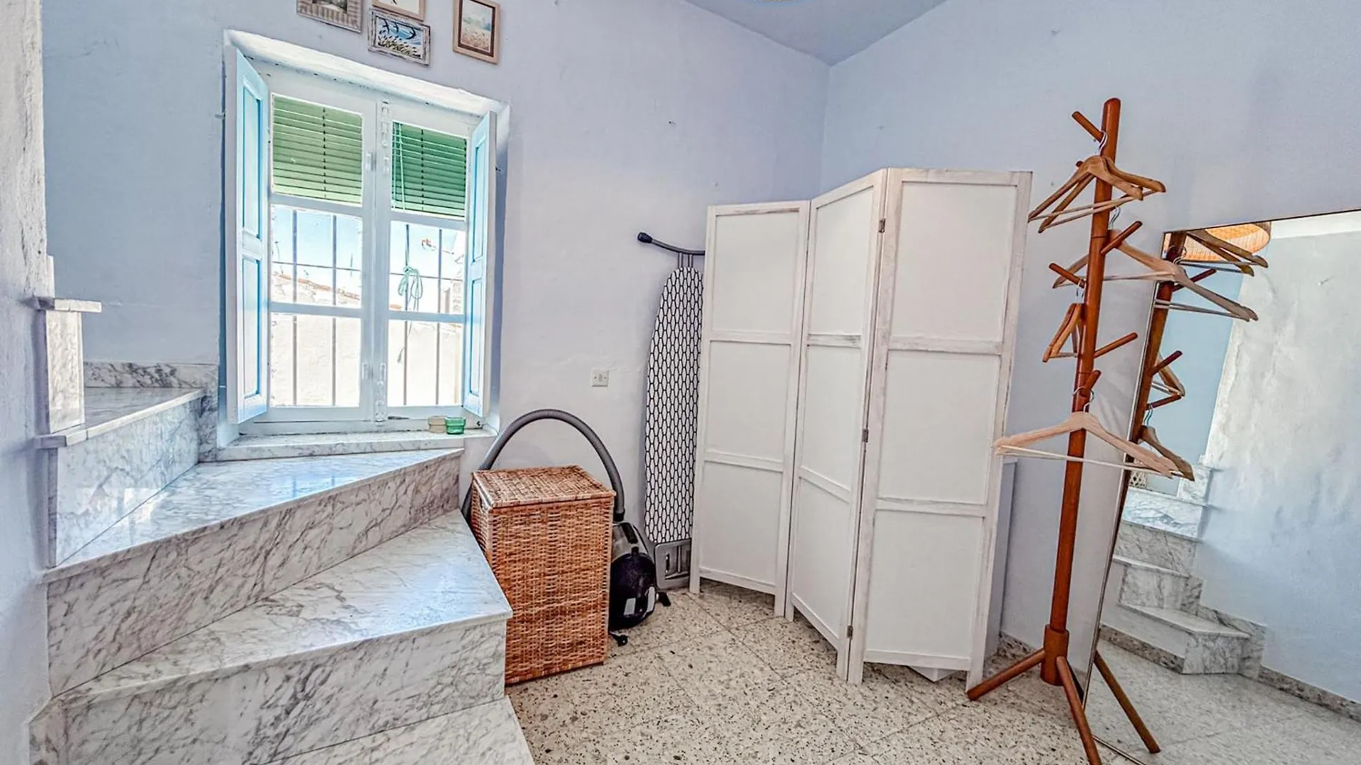 2 Bedroom House With Roof Terrace In The Beautiful Village Of Frigiliana Holiday home