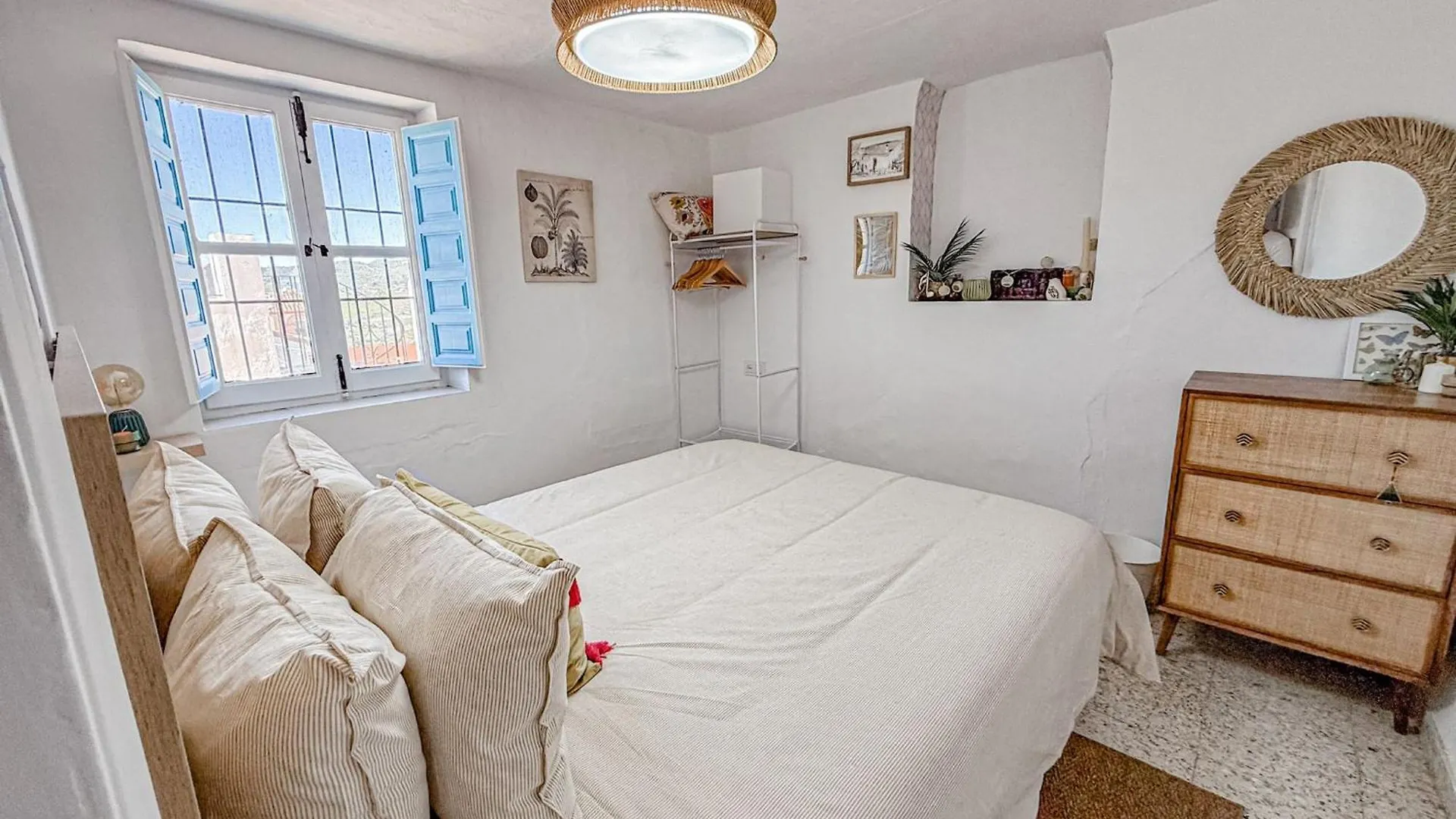 2 Bedroom House With Roof Terrace In The Beautiful Village Of Frigiliana